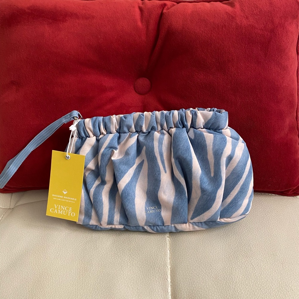 NWT Vince Camuto “Harlo Pouch” wristlet purse